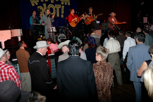min 2007 11 24 riot 124